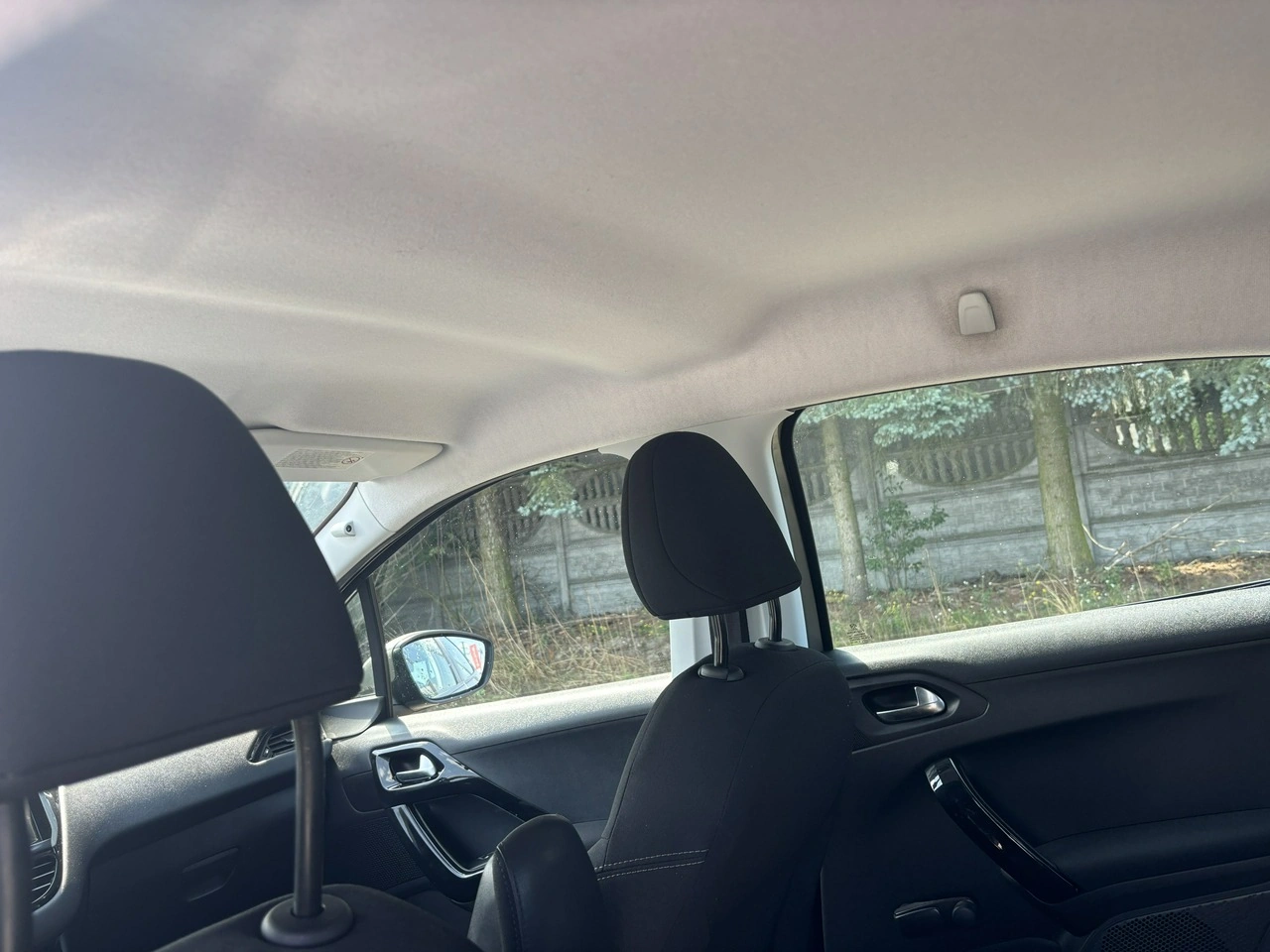 Peugeot 208 - Zdjęcie 30