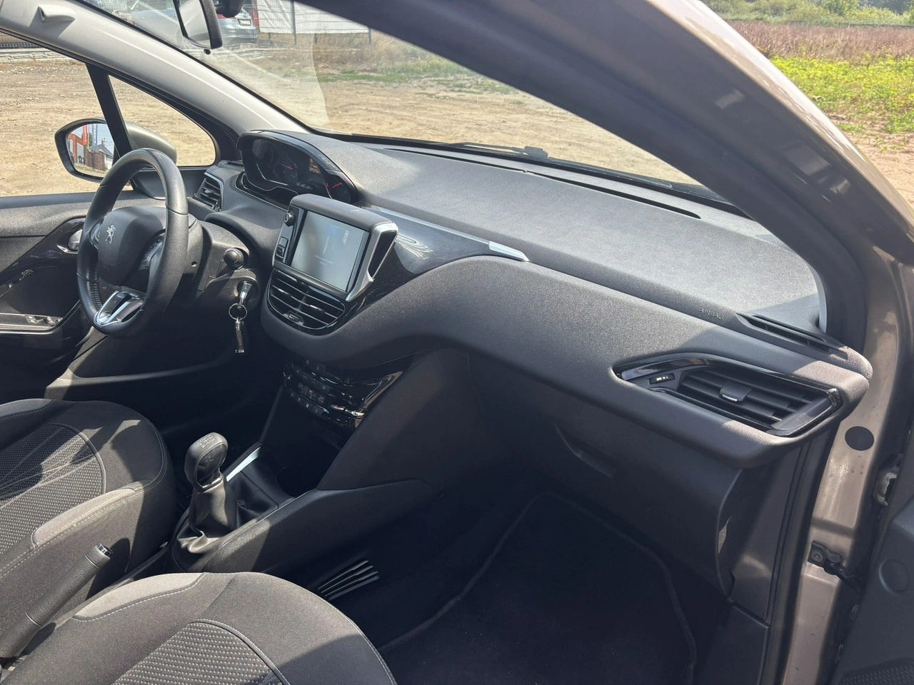 Peugeot 208 - Zdjęcie 35