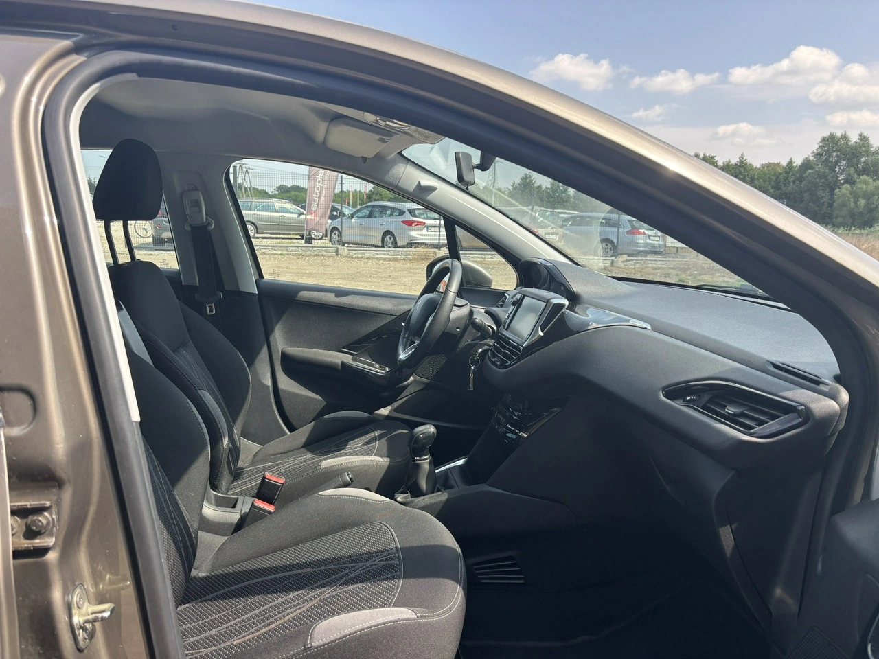 Peugeot 208 - Zdjęcie 36