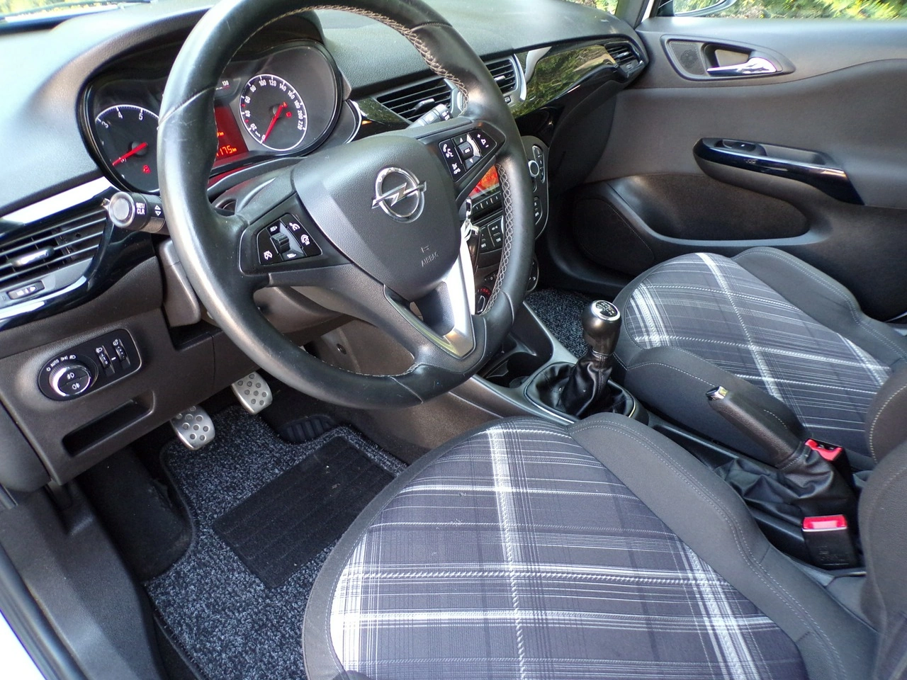 Opel Corsa - Zdjęcie 16