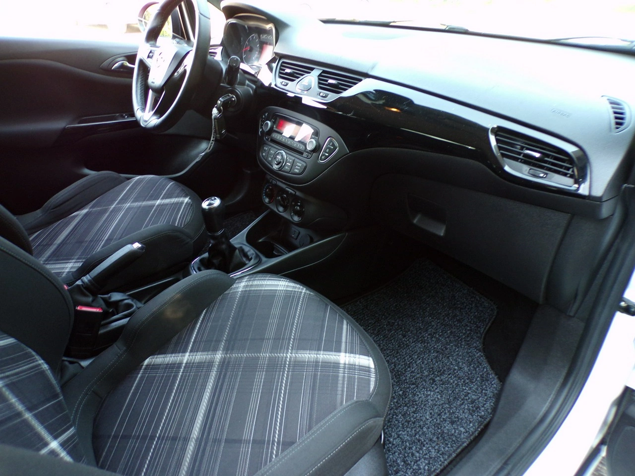 Opel Corsa - Zdjęcie 20