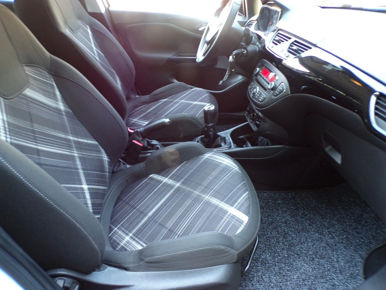 Opel Corsa - Zdjęcie 21