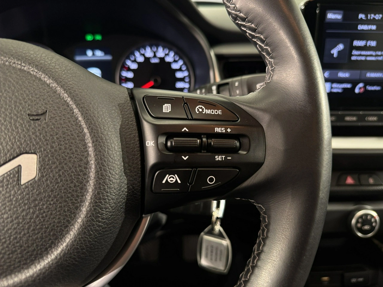 Kia Stonic - Zdjęcie 17