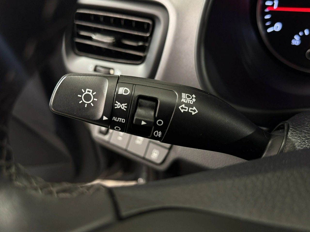 Kia Stonic - Zdjęcie 18