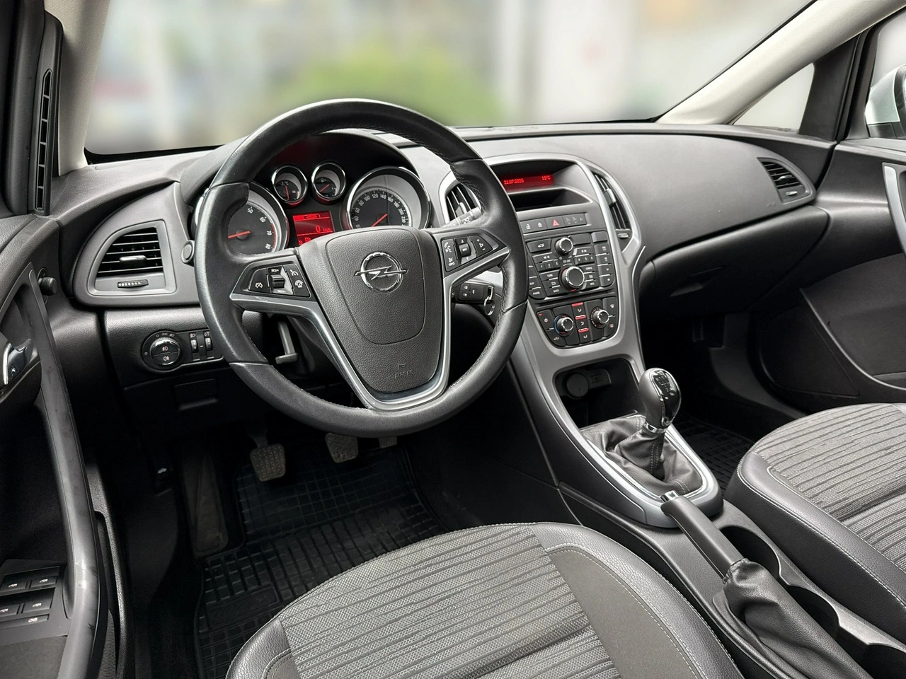 Opel Astra - Zdjęcie 10