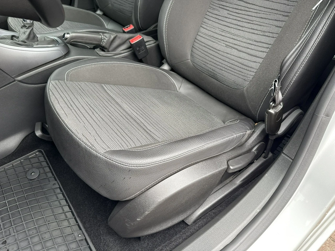 Opel Astra - Zdjęcie 24