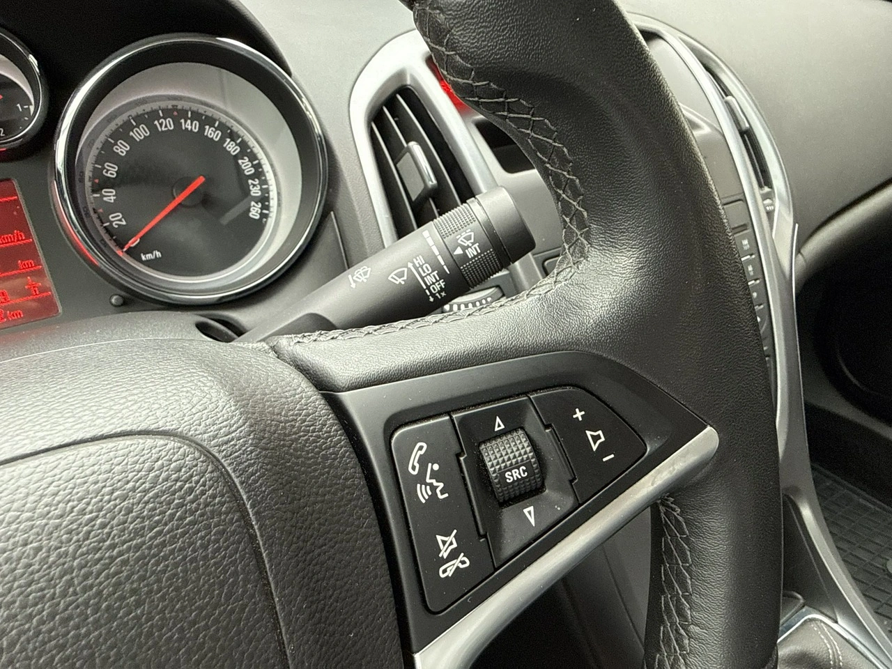 Opel Astra - Zdjęcie 27