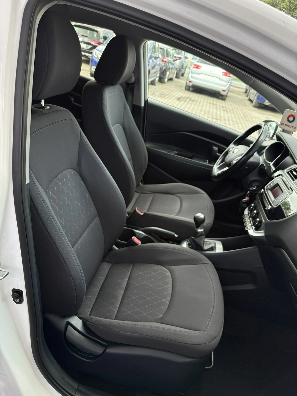 Kia Rio - Zdjęcie 17