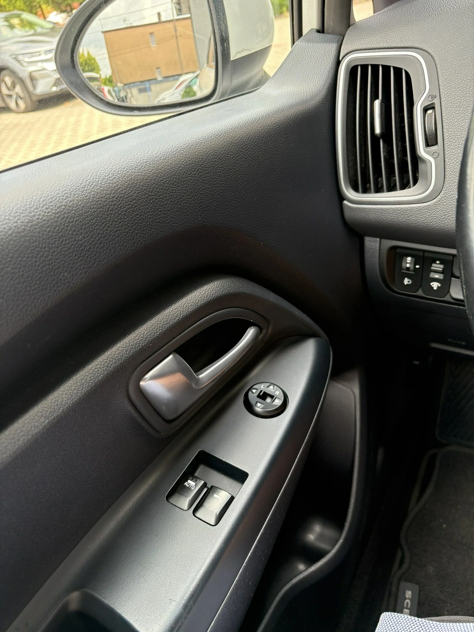 Kia Rio - Zdjęcie 22