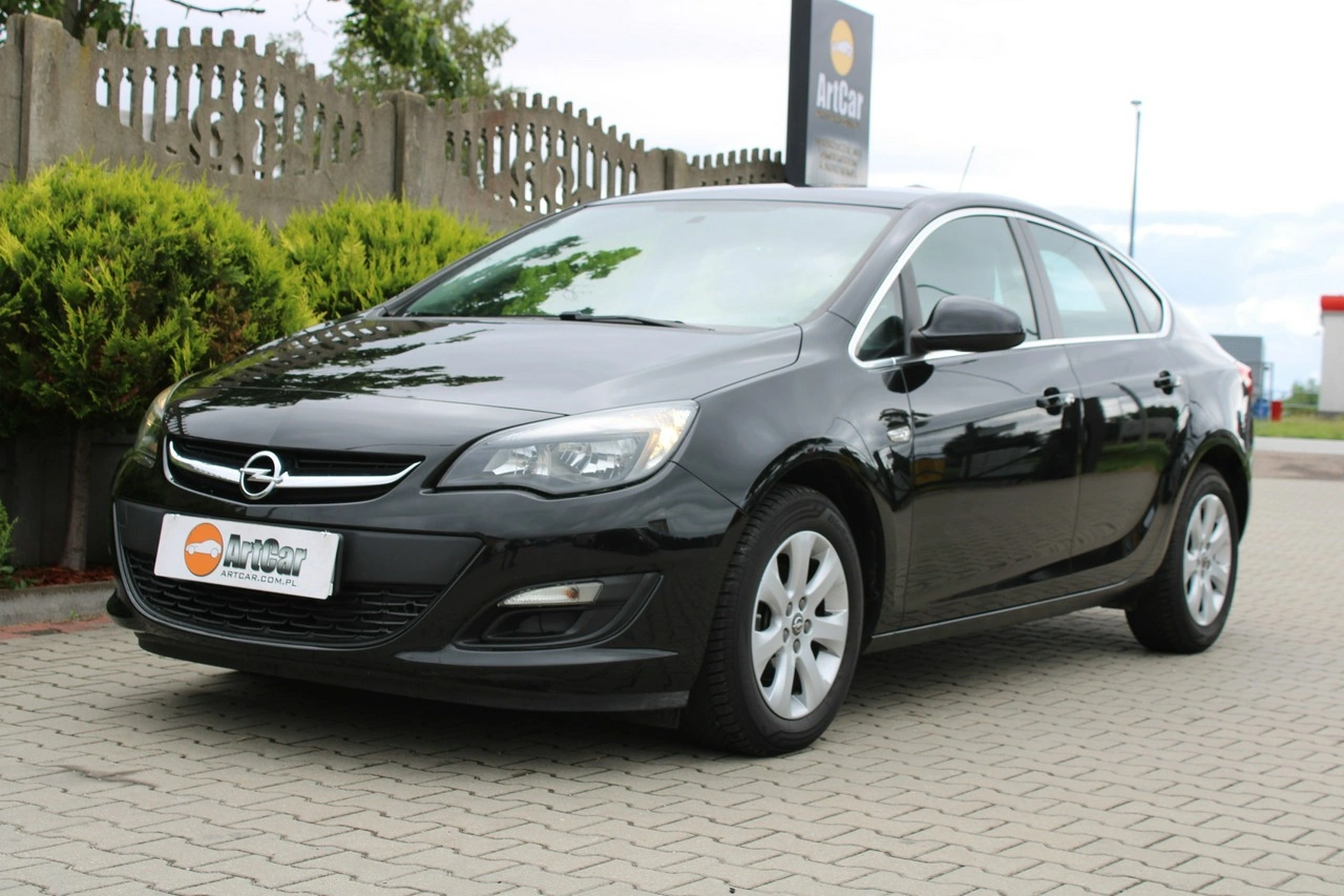Opel Astra - Zdjęcie 12
