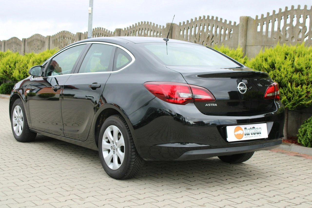 Opel Astra - Zdjęcie 13