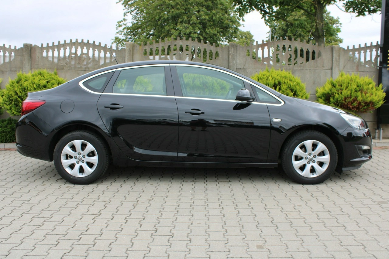 Opel Astra - Zdjęcie 29
