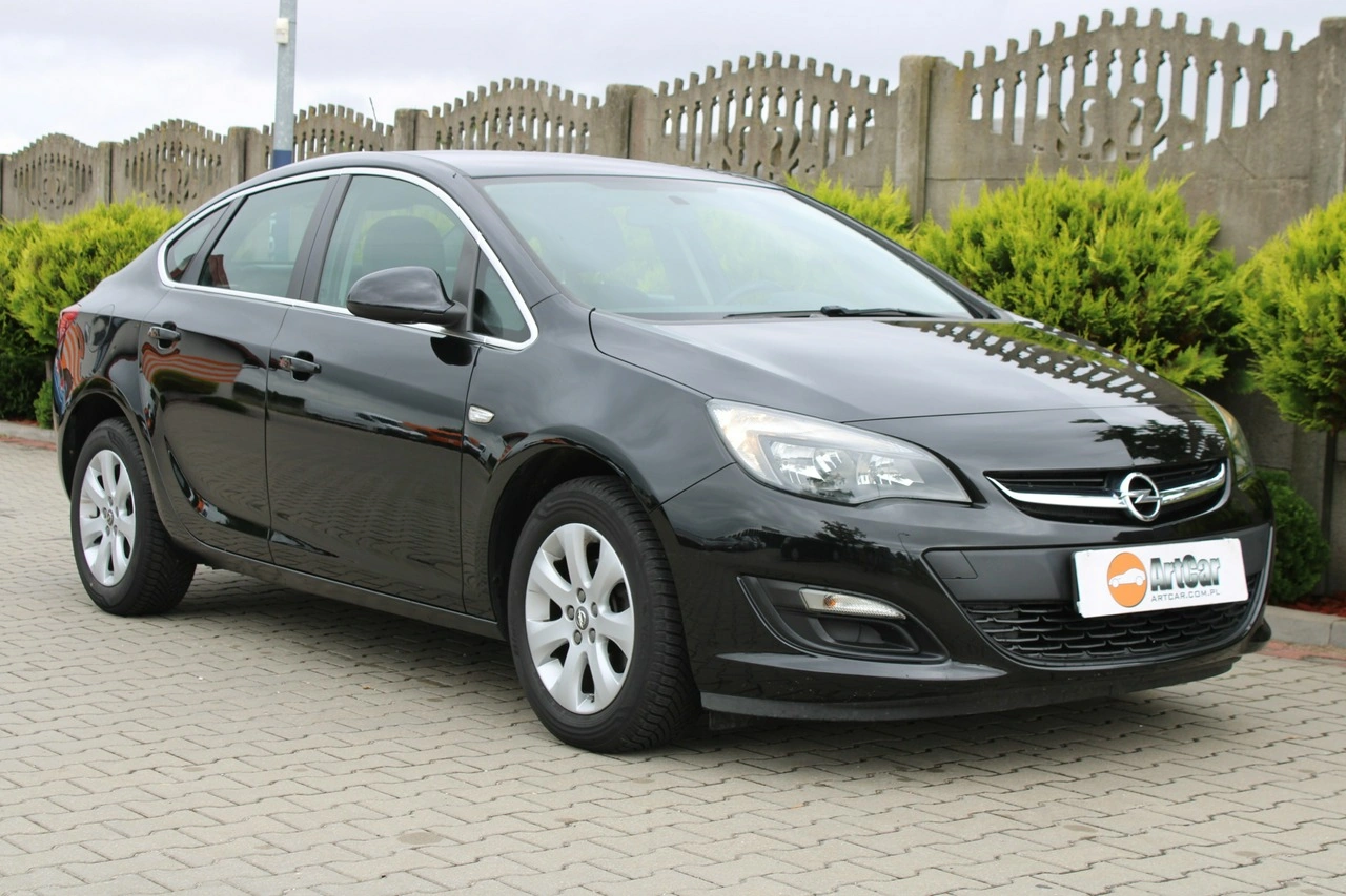 Opel Astra - Zdjęcie 11
