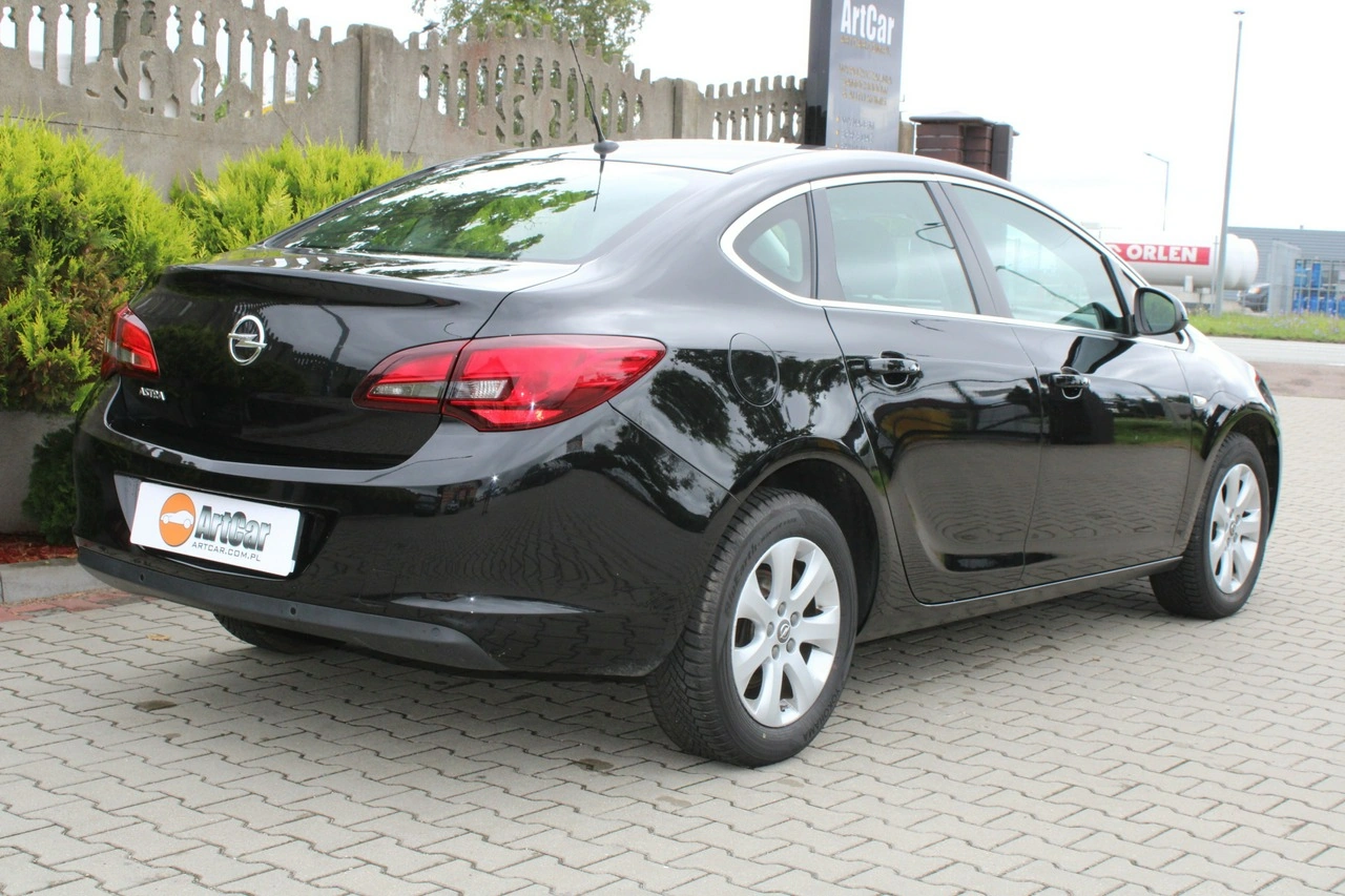 Opel Astra - Zdjęcie 31