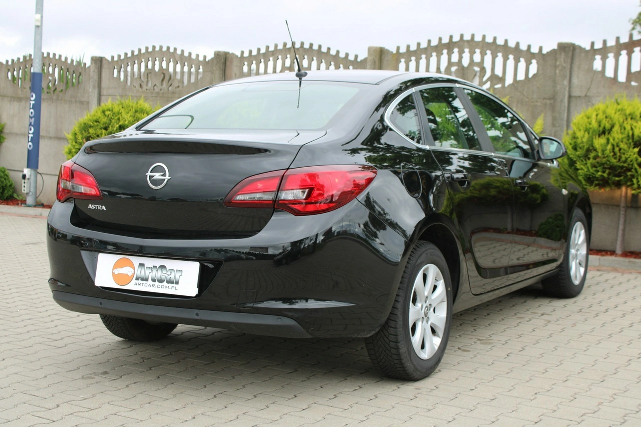 Opel Astra - Zdjęcie 6