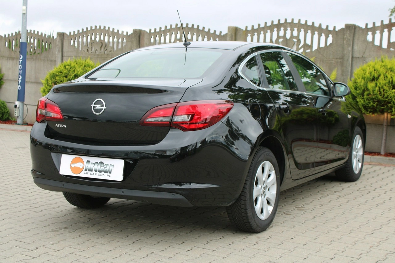Opel Astra - Zdjęcie 36
