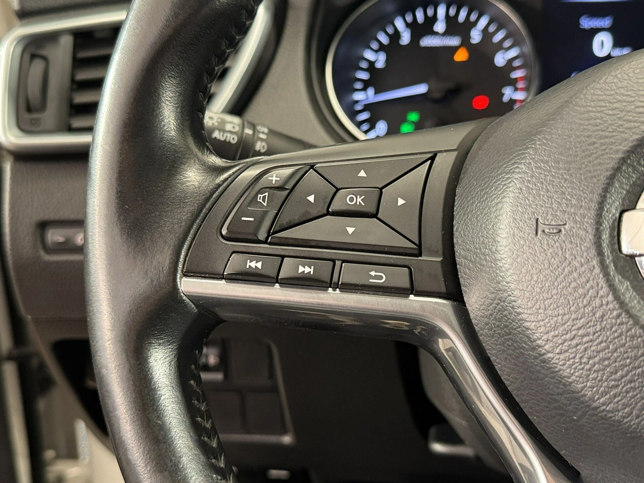 Nissan Qashqai - Zdjęcie 16