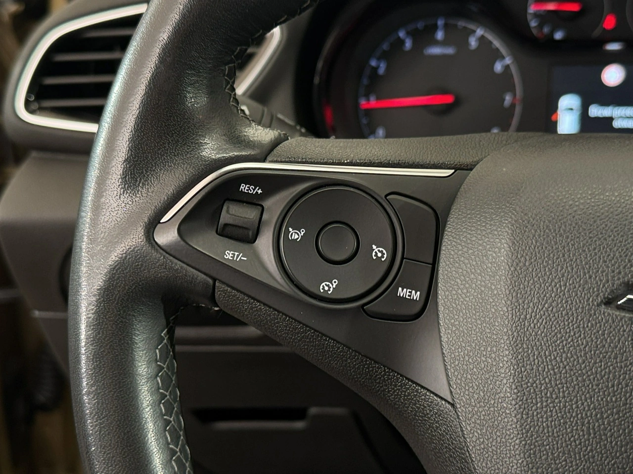 Opel Grandland X - Zdjęcie 15