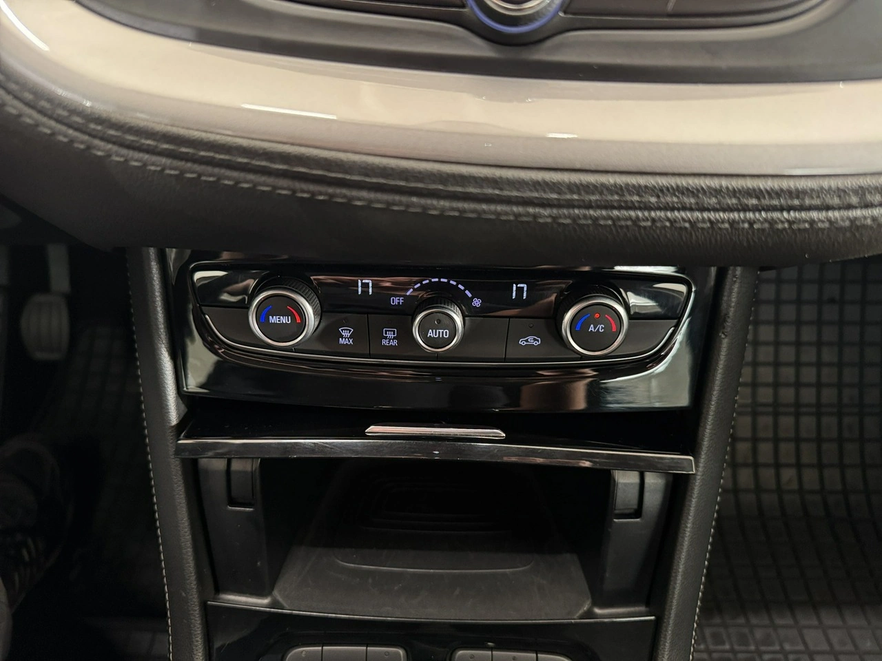 Opel Grandland X - Zdjęcie 21