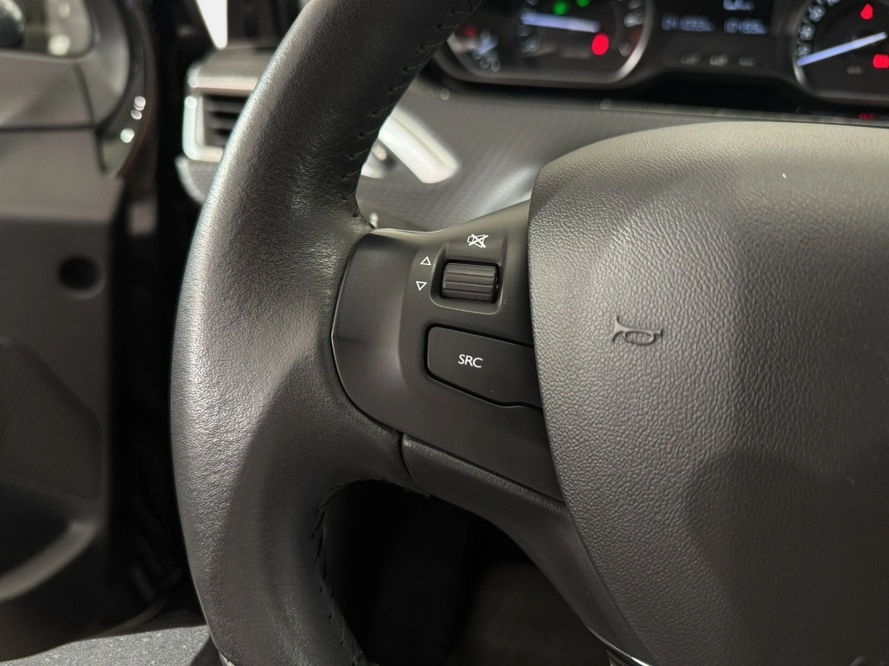 Peugeot 2008 - Zdjęcie 14