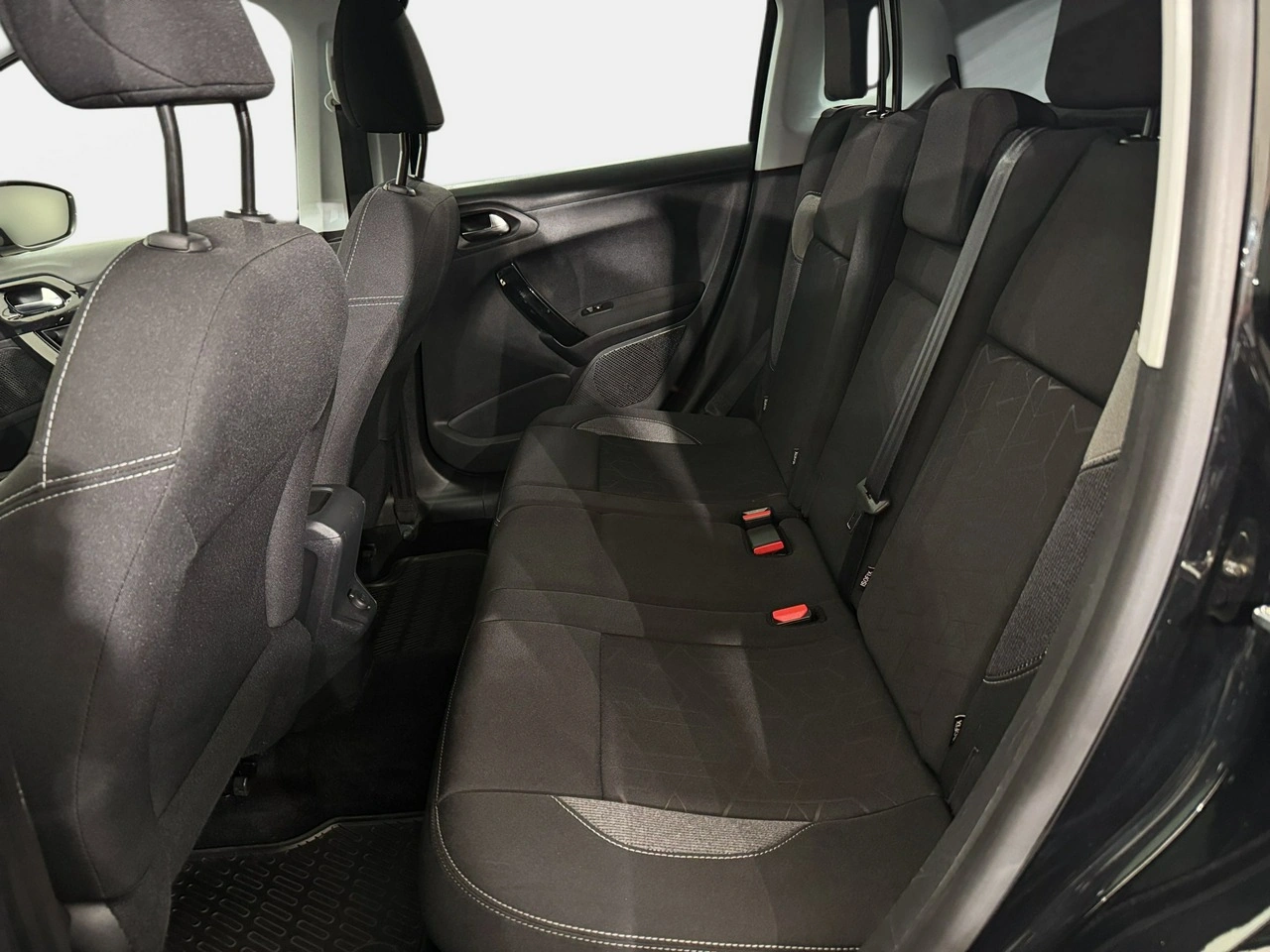 Peugeot 2008 - Zdjęcie 22