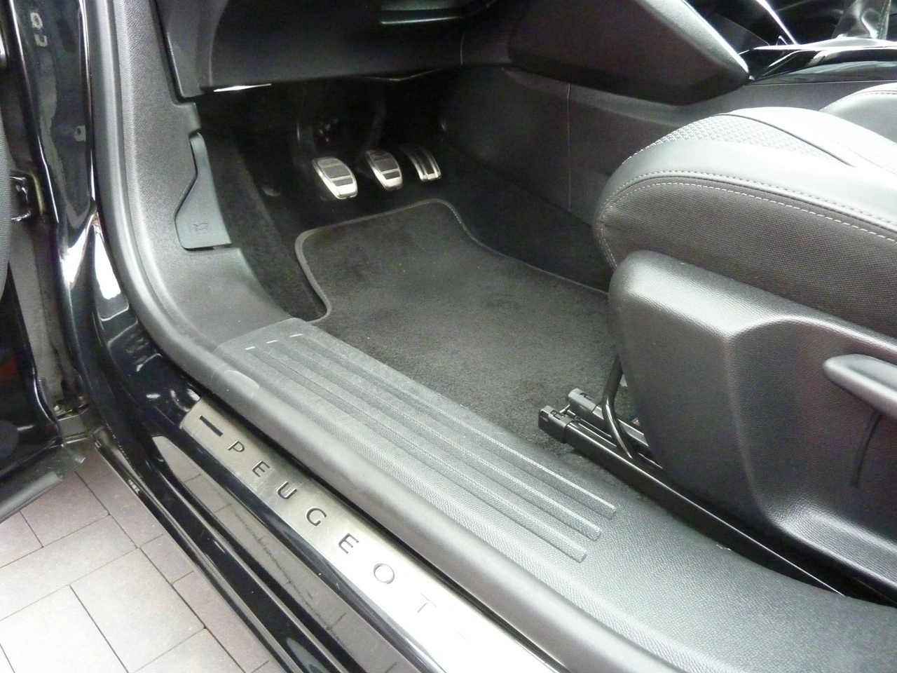 Peugeot 2008 - Zdjęcie 10