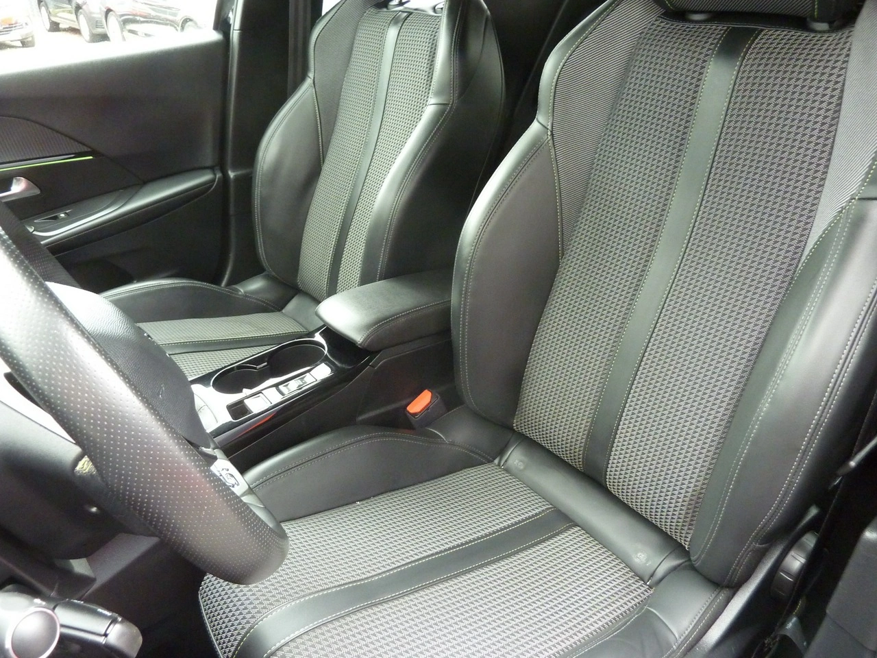 Peugeot 2008 - Zdjęcie 11