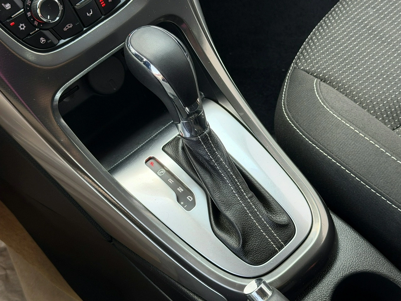 Opel Astra - Zdjęcie 12