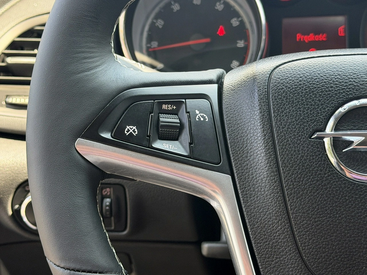 Opel Astra - Zdjęcie 7