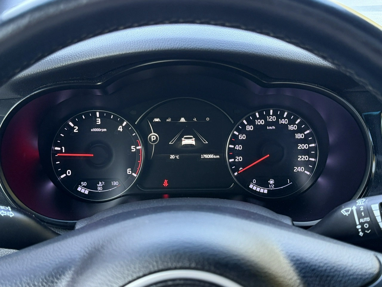 Kia Carens - Zdjęcie 9
