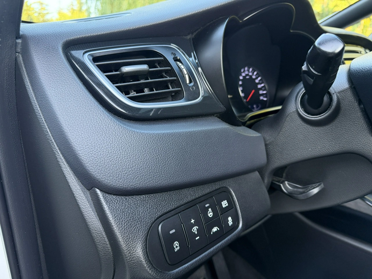 Kia Carens - Zdjęcie 18
