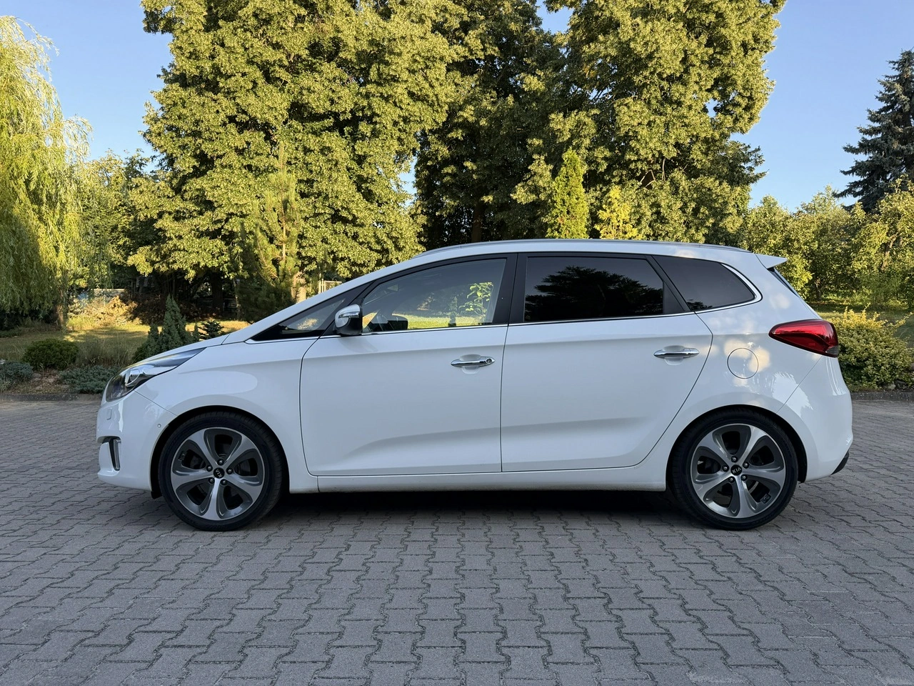 Kia Carens - Zdjęcie 32
