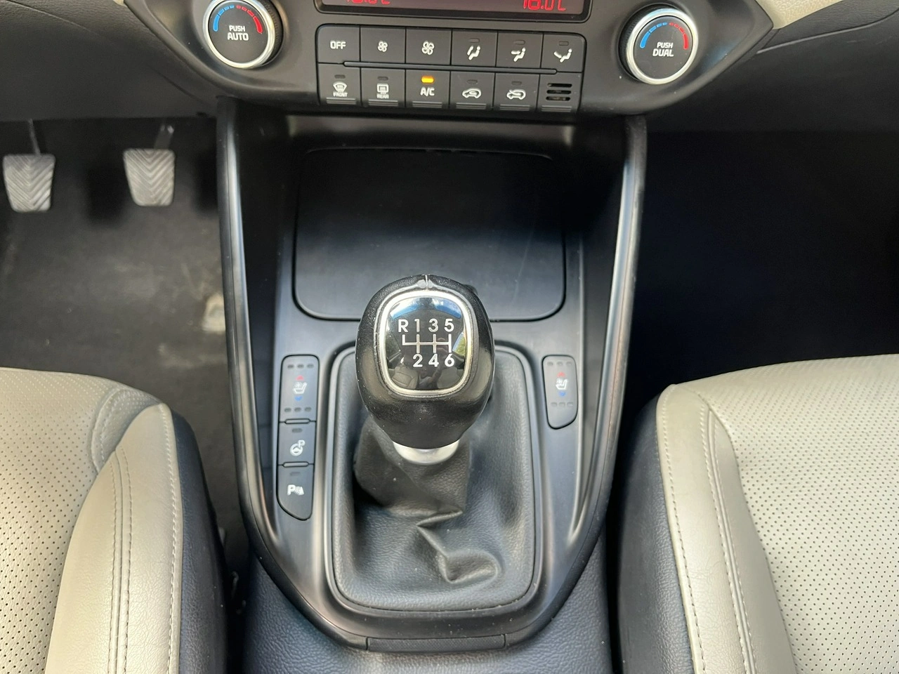 Kia Carens - Zdjęcie 12