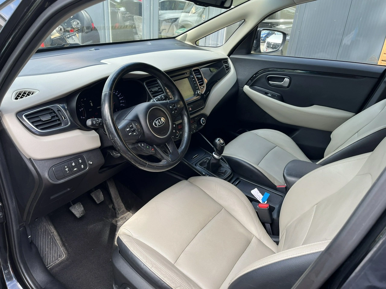 Kia Carens - Zdjęcie 15