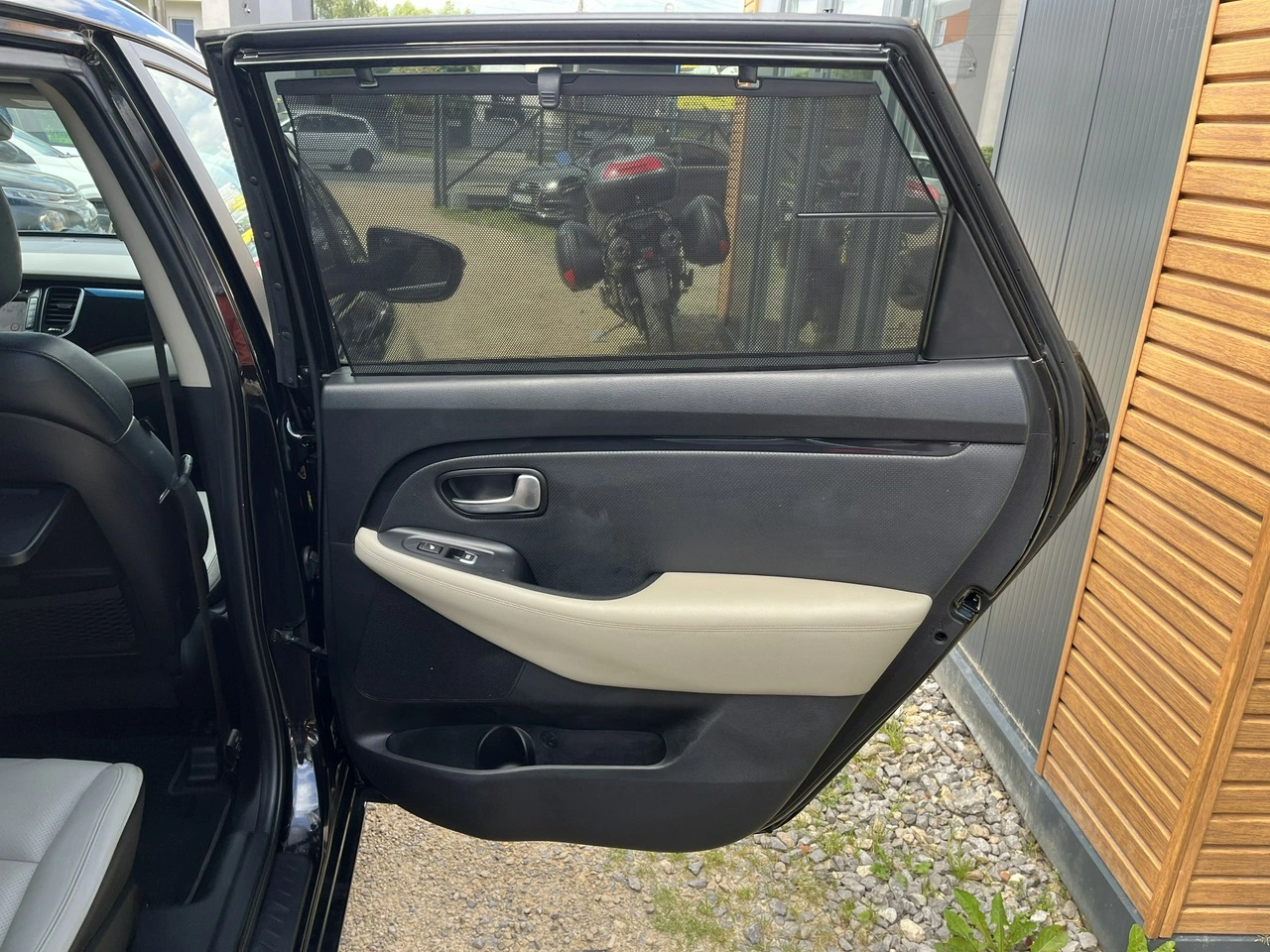Kia Carens - Zdjęcie 20