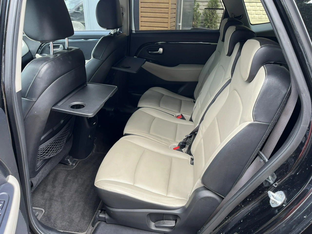 Kia Carens - Zdjęcie 23