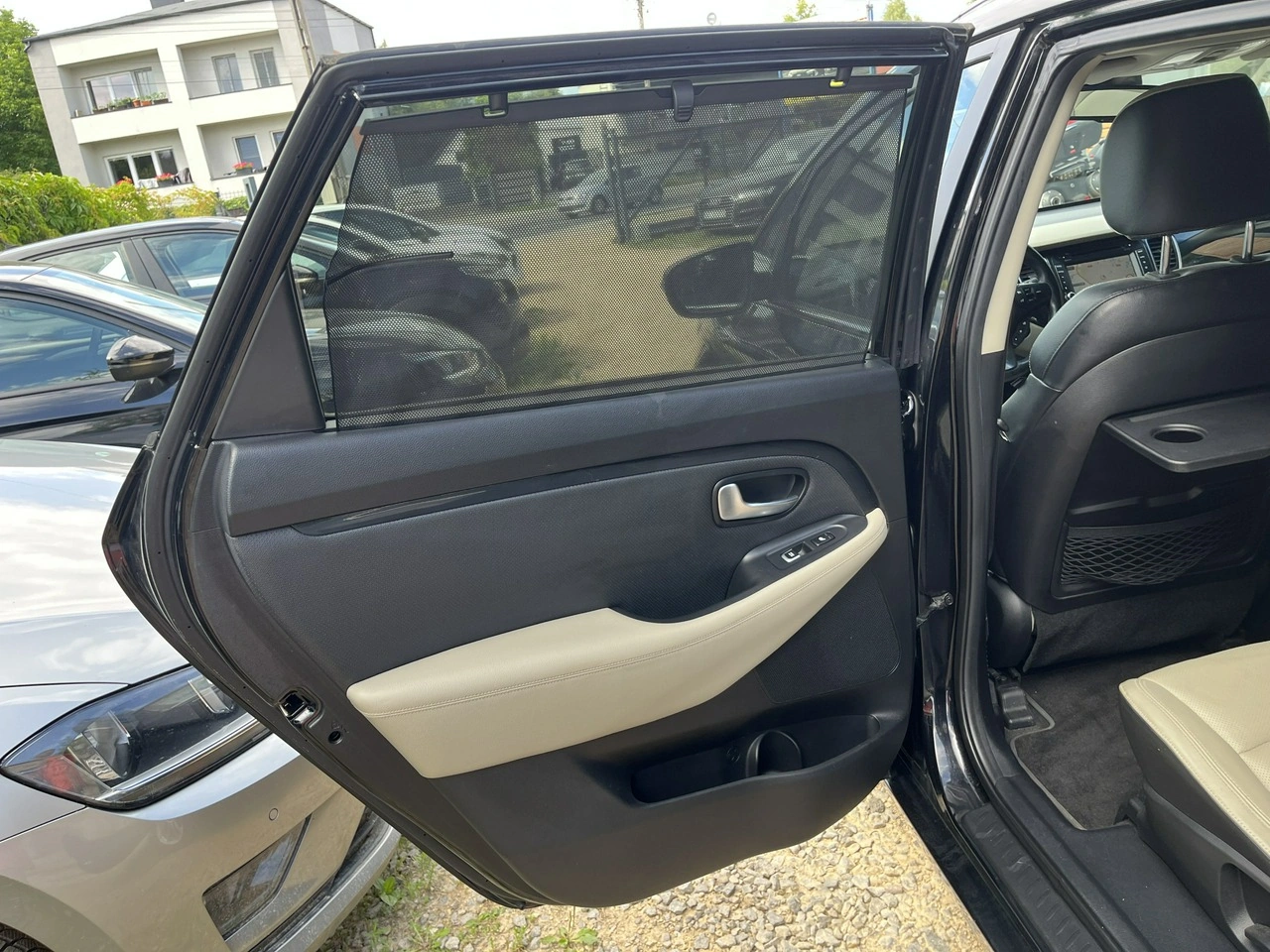 Kia Carens - Zdjęcie 24