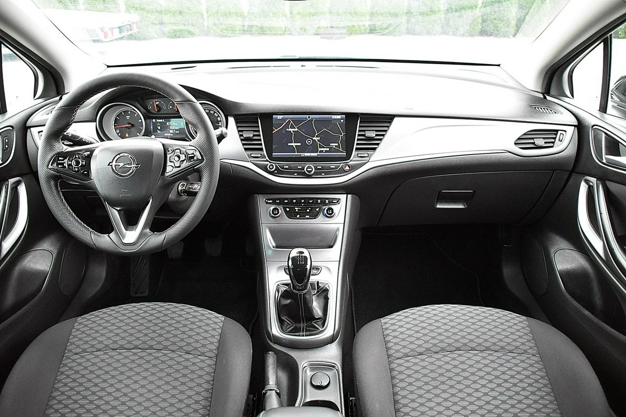 Opel Astra - Zdjęcie 6