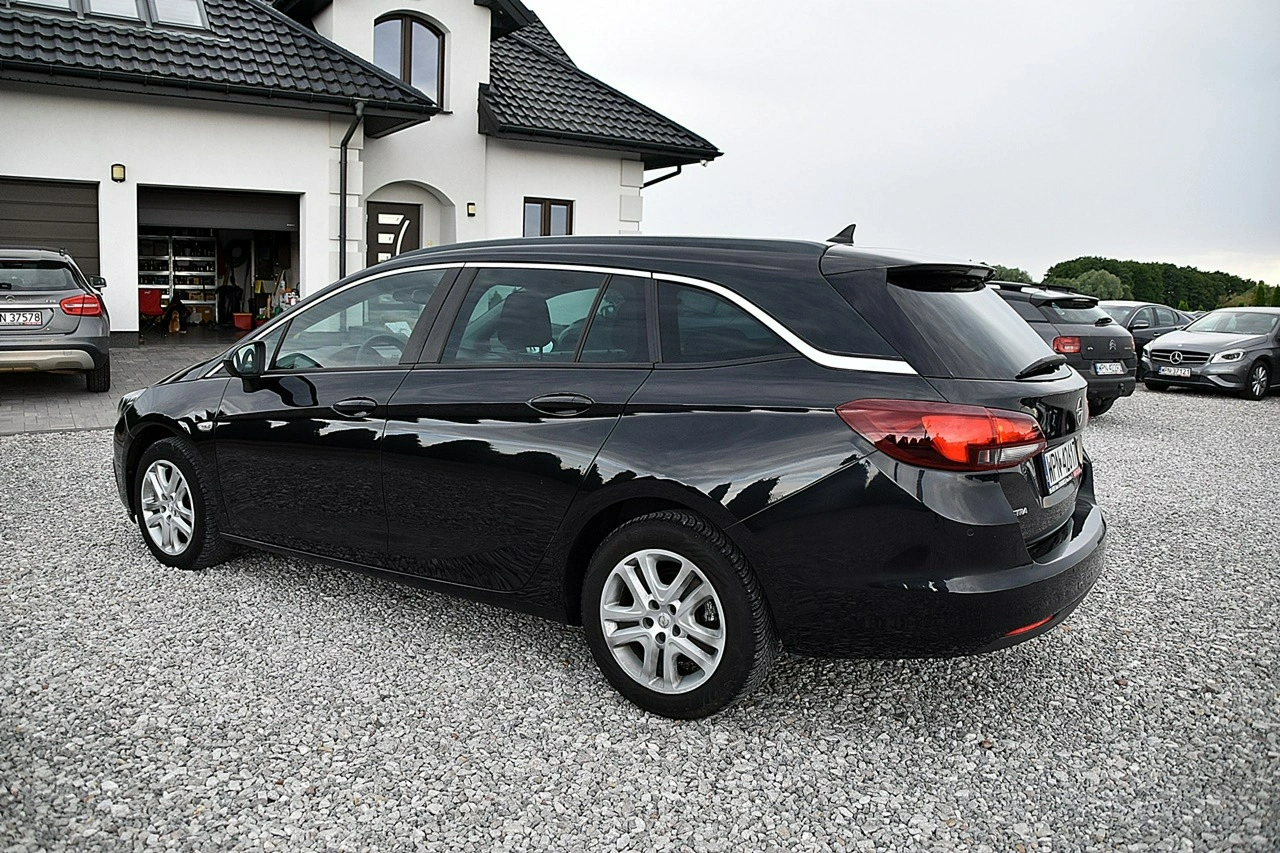 Opel Astra - Zdjęcie 10