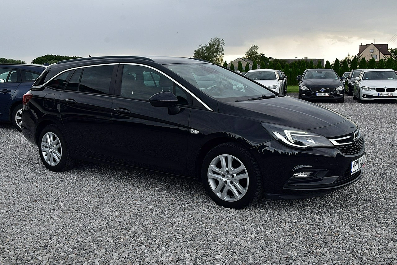 Opel Astra - Zdjęcie 11
