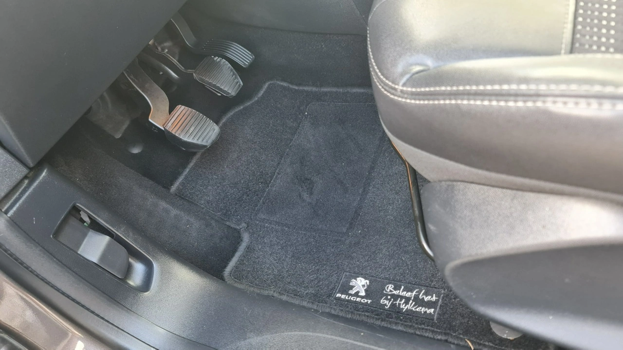 Peugeot 2008 - Zdjęcie 12