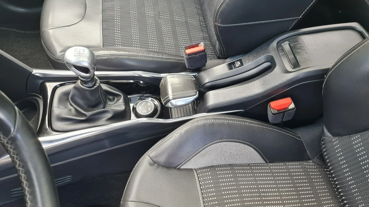 Peugeot 2008 - Zdjęcie 24
