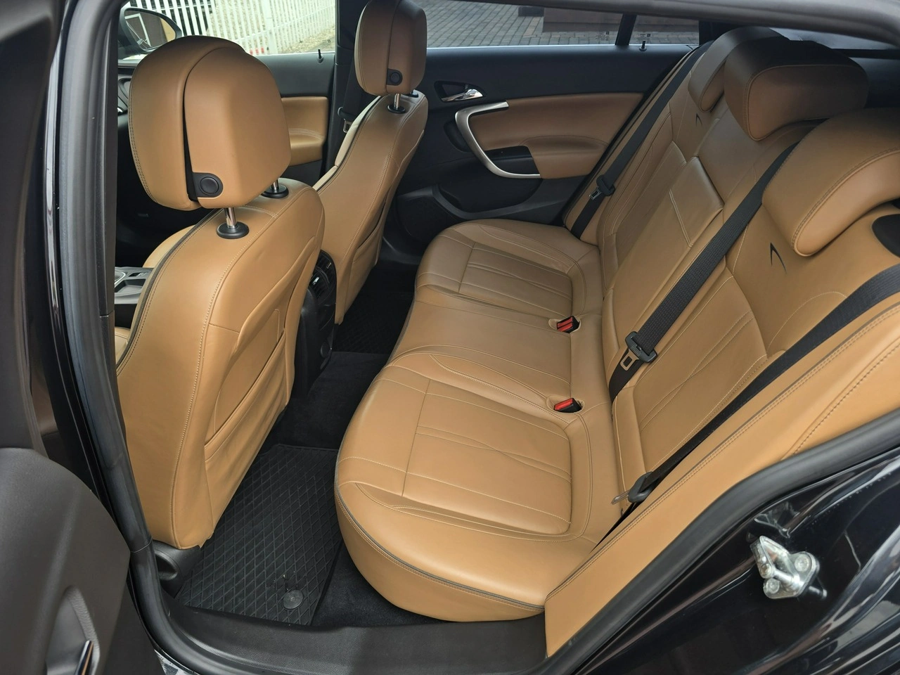 Opel Insignia - Zdjęcie 19