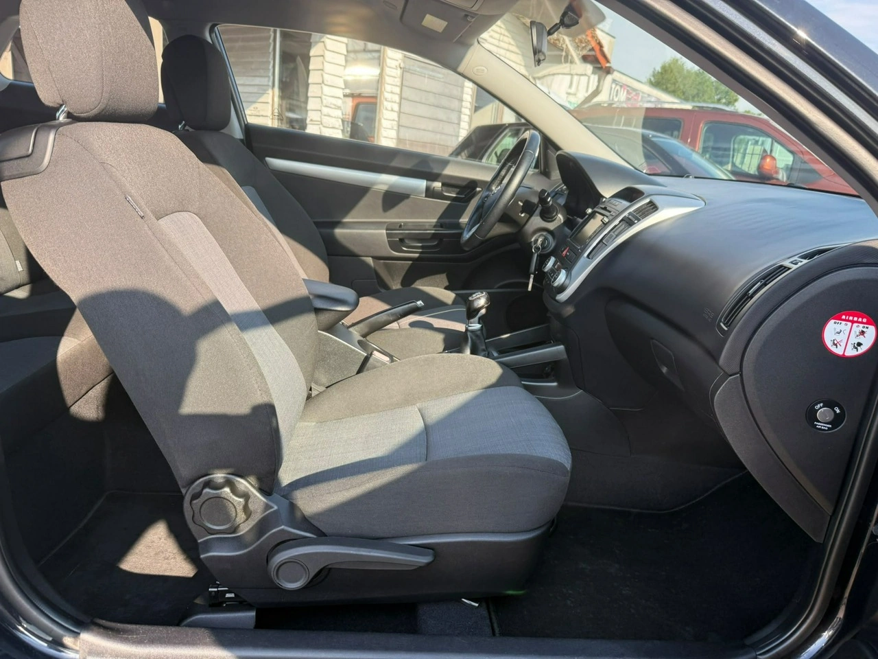Kia Ceed - Zdjęcie 13