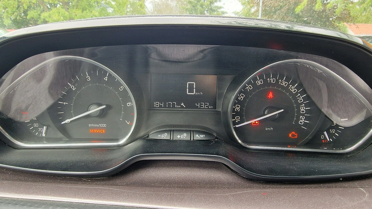 Peugeot 2008 - Zdjęcie 11