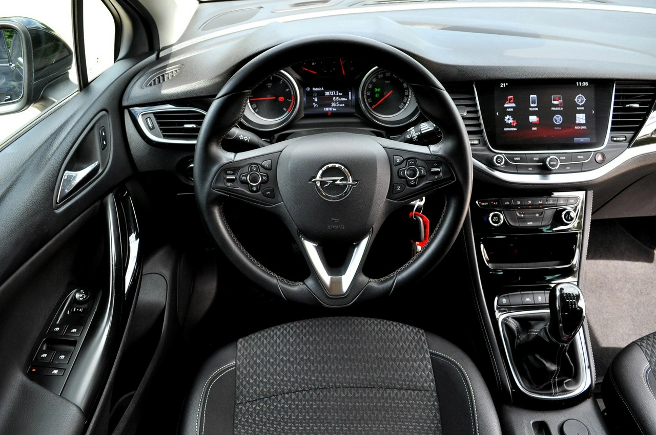 Opel Astra - Zdjęcie 5