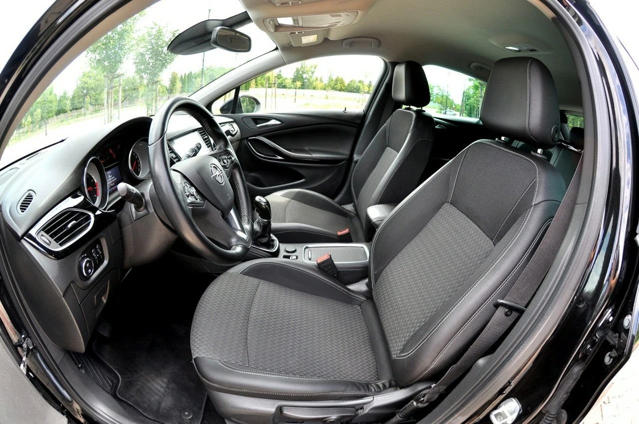 Opel Astra - Zdjęcie 6