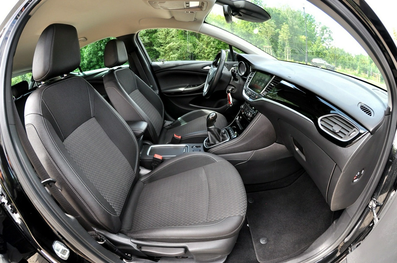 Opel Astra - Zdjęcie 8