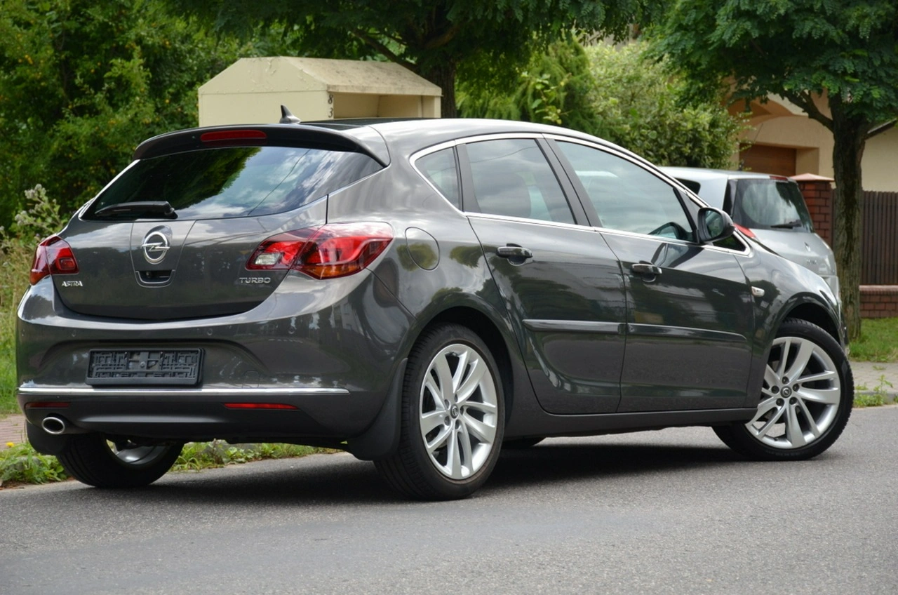 Opel Astra - Zdjęcie 10