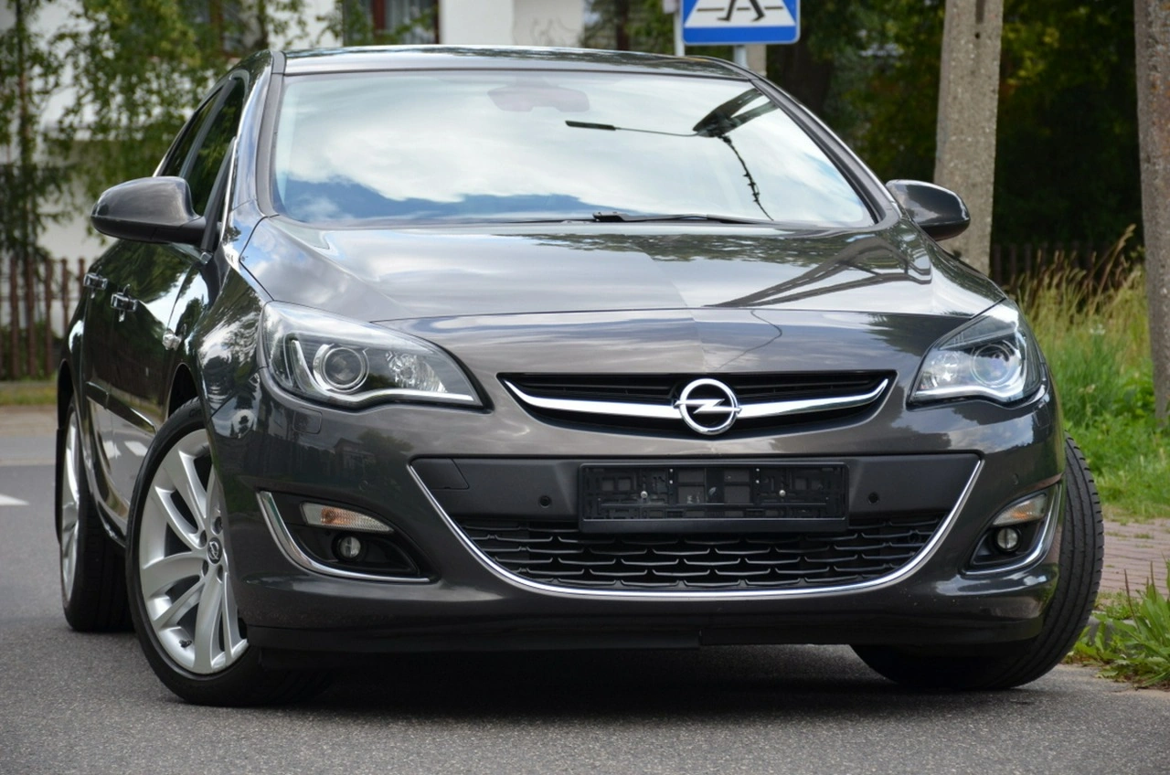 Opel Astra - Zdjęcie 12
